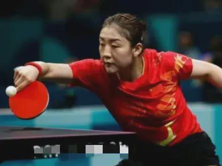 C罗几乎打满全场送致胜助攻 小球迷为偶像冲入内场成插曲