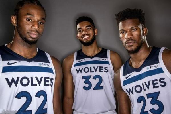 既是高空球 既是高空球